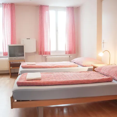Hostel Balmers Backpackers *