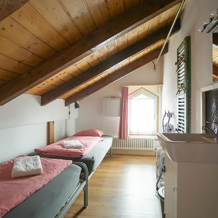 Hostel Balmers Hostel *
